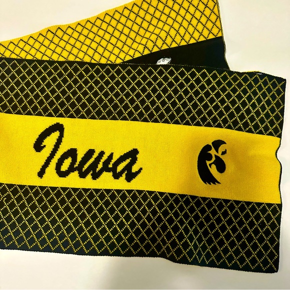 NWOT Iowa Hawkeye Knit School Scarf by Emerson Street Unisex - Picture 4 of 9